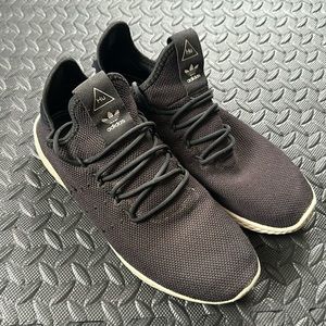 Adidas Pharrell Williams sneakers